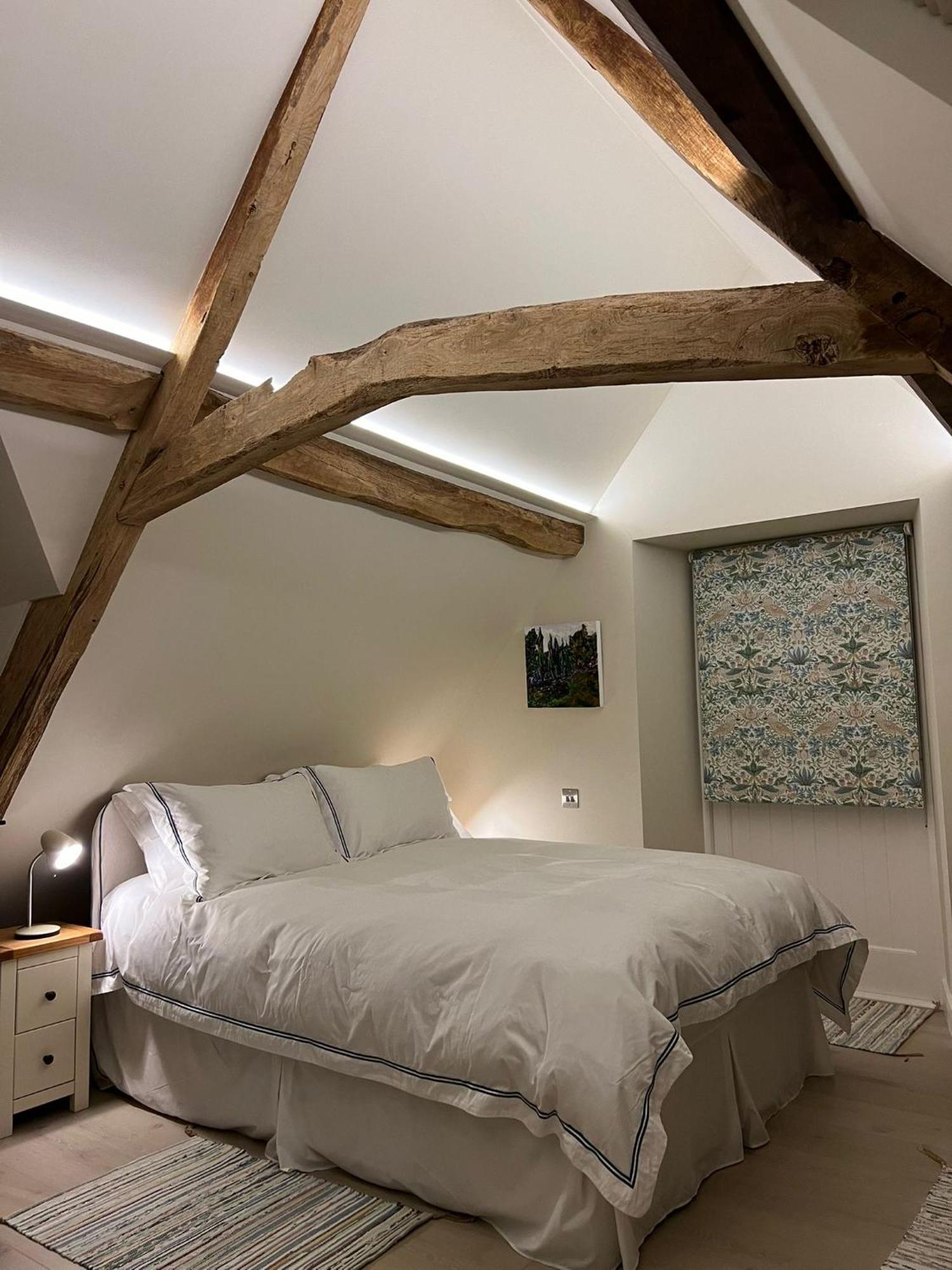 Idyllic Secluded Hideaway With Countryside Views On The Edge Of The Cotswolds Villa Hailey Exterior photo